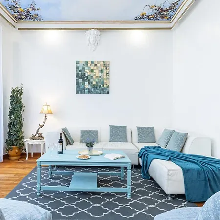 Risso - Comfortable 3 Bedrooms With Balcony Apartment