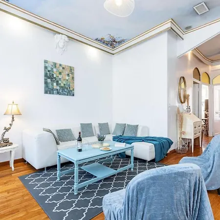Apartment Risso - Comfortable 3 Bedrooms With Balcony *