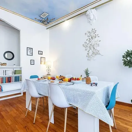 Risso - Comfortable 3 Bedrooms With Balcony Lägenhet